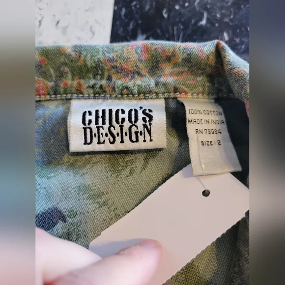 Vintage Chico's Designs Button Up - Picture 2 of 3
